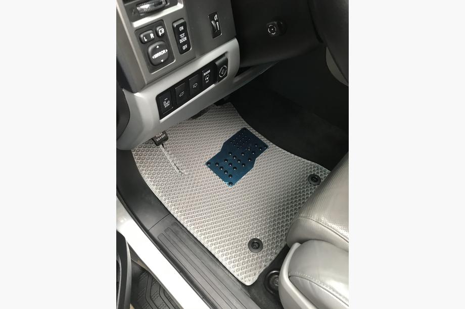 Toyota Sequoia 2007-2022 Dywaniki poliuretanowe 3 rzędy (EVA, szare) Środkowy rząd - 3 miejsca Zdjęcia 14