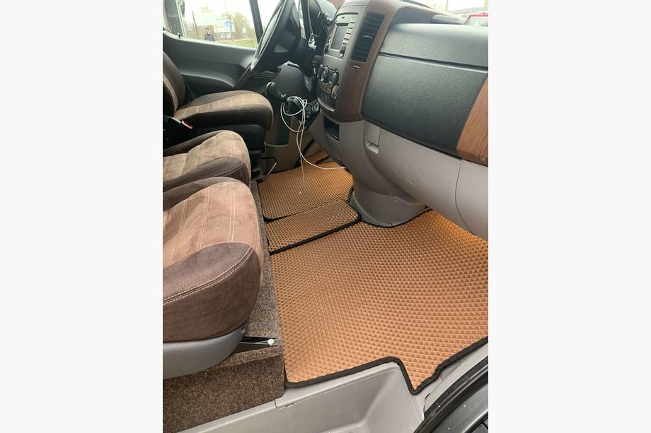 Volkswagen Crafter 2006-2016 Dywaniki EVA V1 (brązowe) Image