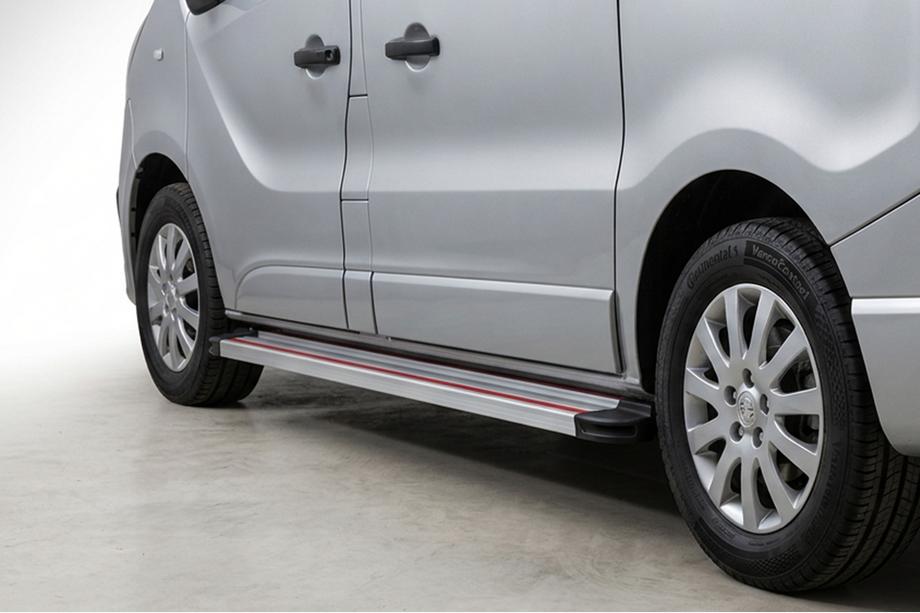 Renault Trafic 2015- Progi Boczne Maya Czerwono-Szare (2 szt., Aluminium) Dlugie nadwozie Image