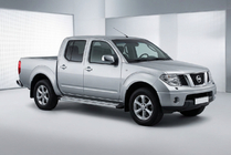 Nissan Navara 2006-2015 Progi Boczné Maya V4 (2 szt., Aluminium) zdjęcia 1