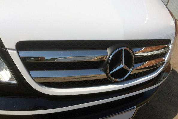 Tuningowa osłona chłodnicy do Mercedesa Sprintera
