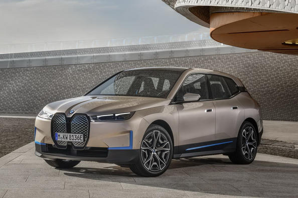 Elektryczny crossover BMW iX - technologiczny okręt flagowy niemieckiej marki Zdjęcie 4