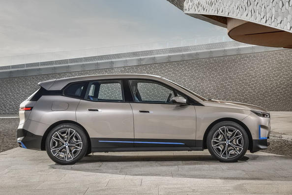Elektryczny crossover BMW iX - technologiczny okręt flagowy niemieckiej marki Zdjęcie 3