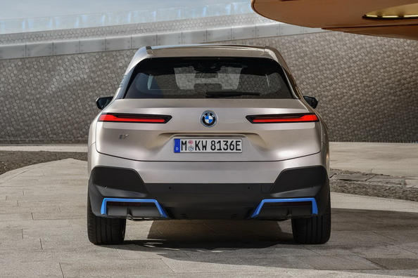 Elektryczny crossover BMW iX - technologiczny okręt flagowy niemieckiej marki Zdjęcie 2