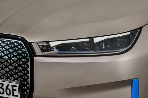 Elektryczny crossover BMW iX - technologiczny okręt flagowy niemieckiej marki Zdjęcie 5