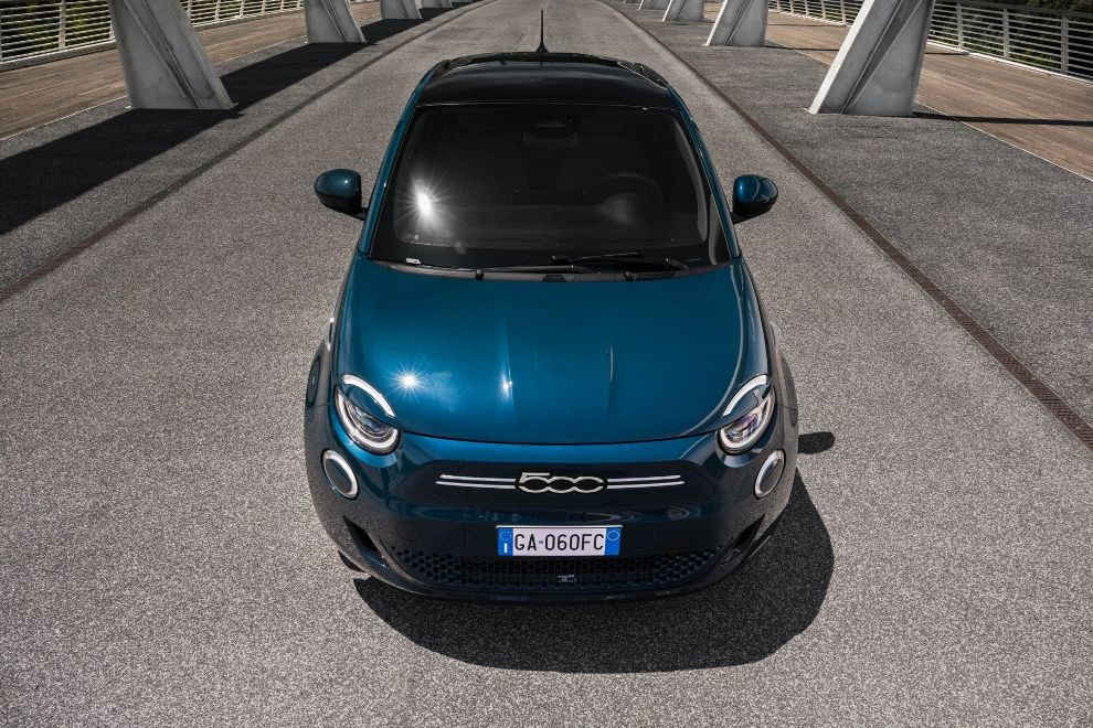 Recenzja elektrycznego subkompaktowego hatchbacka Fiat 500e