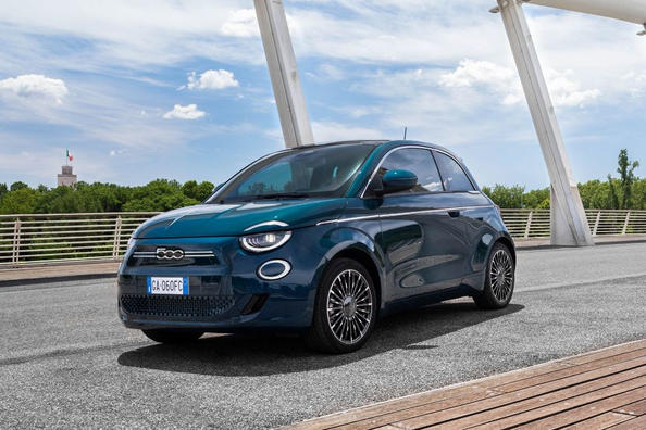 Recenzja elektrycznego subkompaktowego hatchbacka Fiat 500e