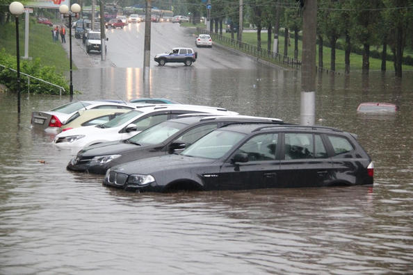 Jak rozpoznać utonięcie samochodu