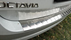 Skoda Octavia IV A8 2020- Nakładka na tylny zderzak Carmos (SW, stal nierdzewna) zdjęcia 1