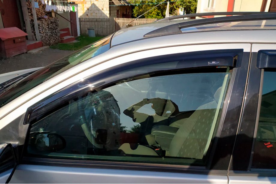 Ford Focus I 1998-2005 Deflektory Okien SW (4 szt, HIC) Image