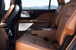Premium siedmiomiejscowy crossover Lincoln Aviator zdjęcia 10