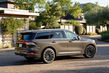 Premium siedmiomiejscowy crossover Lincoln Aviator zdjęcia 4