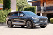 Premium siedmiomiejscowy crossover Lincoln Aviator zdjęcia 1