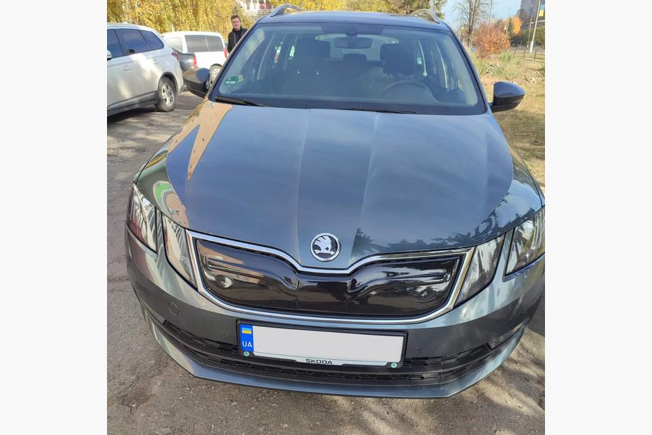 Skoda Octavia III A7 2013-2019 Kratka zimowa (2017-2020) Błyszczący Zdjęcia 5