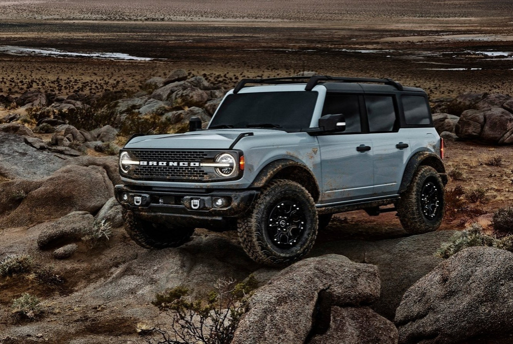 Pięciodrzwiowa modyfikacja SUV-a Ford Bronco nowej generacji