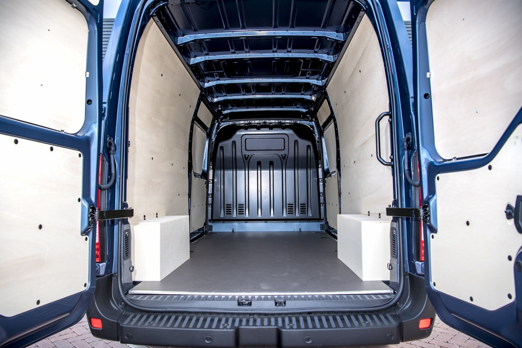 Recenzja zaktualizowanego samochodu dostawczego Renault Master