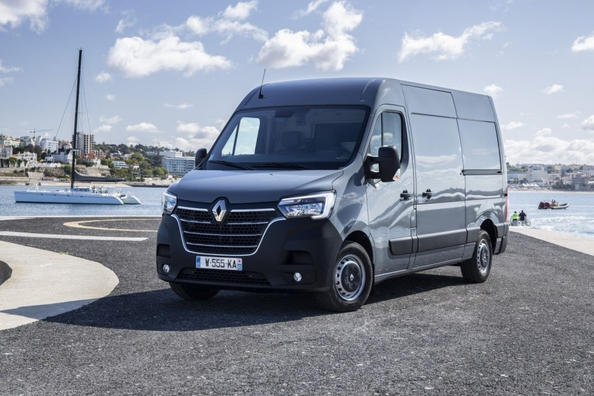 Recenzja zaktualizowanego samochodu dostawczego Renault Master