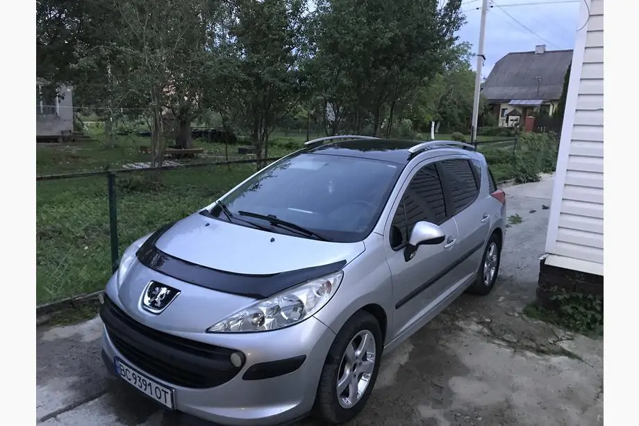 Peugeot 207 2006–2014 Deflektor Maski VIP Image