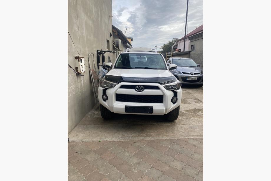 Toyota 4Runner 2009-2024 Deflektor maski (VIP) Image