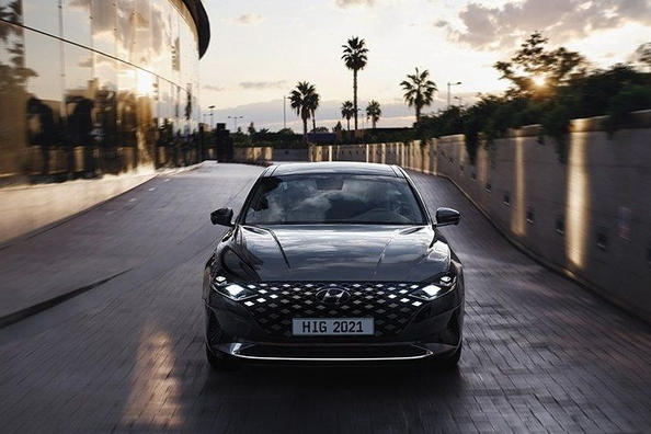 Zaktualizowany sedan Hyundai Grandeur szóste wcielenie
