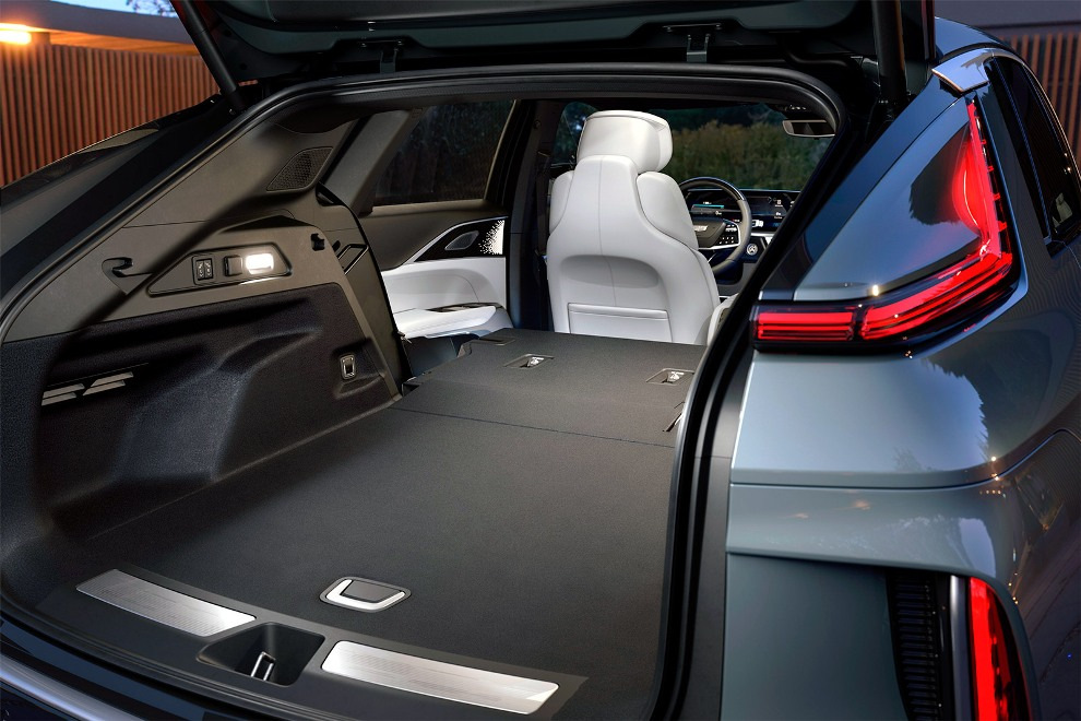 Crossover Cadillac Lyriq - pierwszy seryjny samochód elektryczny amerykańskiej marki