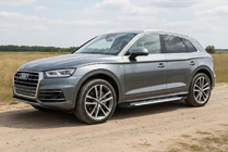 Audi Q5 2017-2025 Progi Boczne Line (2 szt., Aluminium) zdjęcia 1