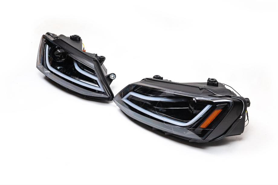 Volkswagen Jetta 2011-2018 Reflektory przednie do USA (2 szt, LED) Image