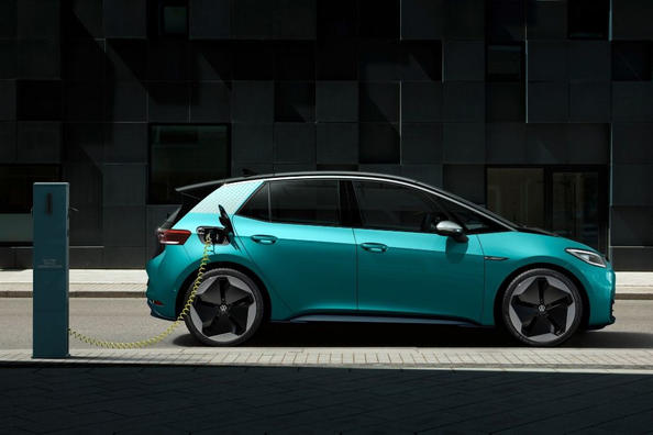Recenzja elektrycznego hatchbacka z napędem na tylne koła Volkswagena ID.3