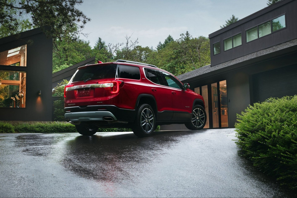 Recenzja siedmiomiejscowego SUV-a GMC Acadia