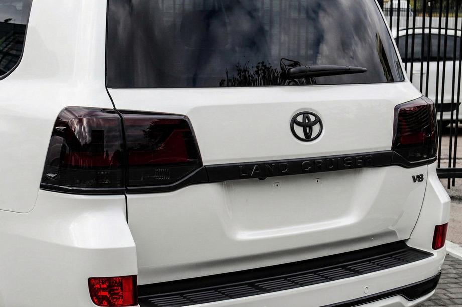 Toyota Land Cruiser 200 2007-2021 Tylne Lampy 2016-2021 (Sequential Black) Image