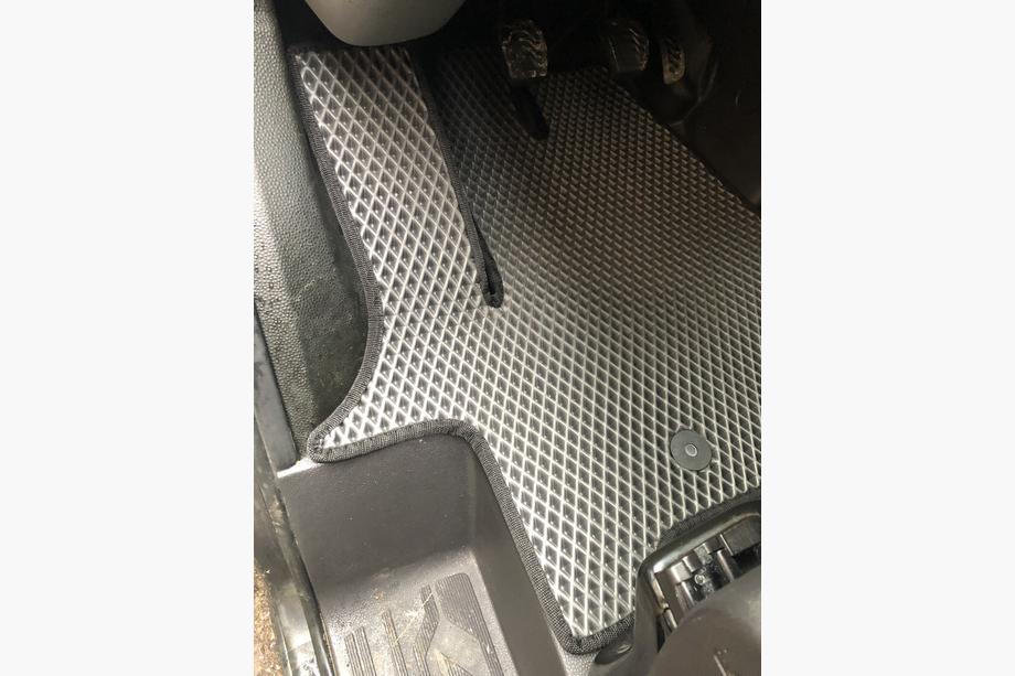 Ford Custom 2013-2022 Dywaniki EVA (Przednie, Czarne) Zdjęcia 3