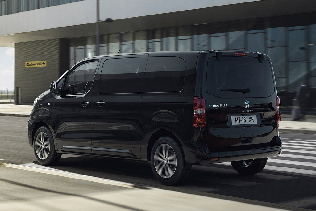 Recenzja elektrycznego minivana Peugeot e-Traveler