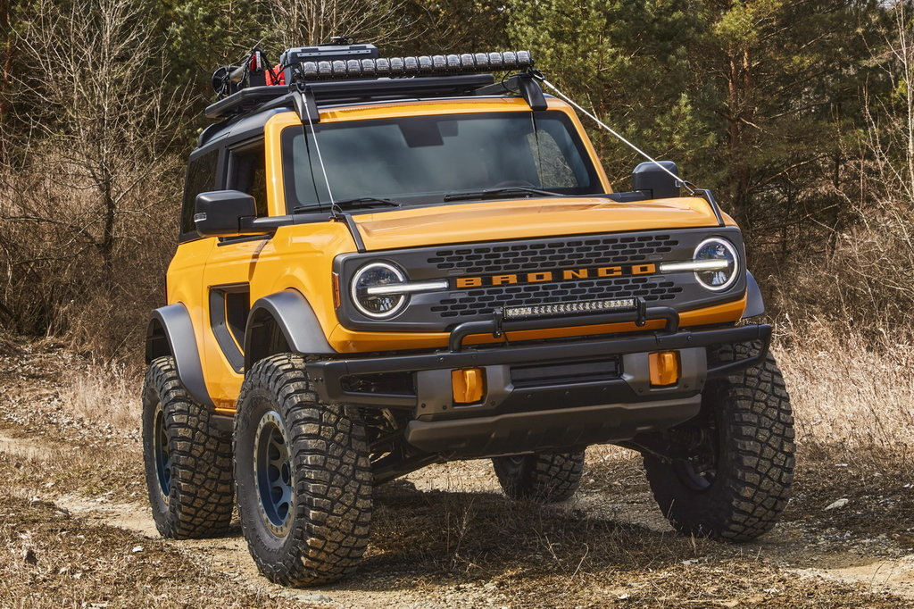 Przegląd trzydrzwiowego SUV-a Ford Bronco