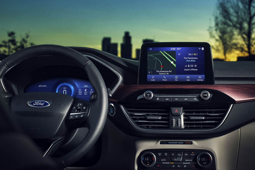 Recenzja czwartej generacji crossovera Ford Escape