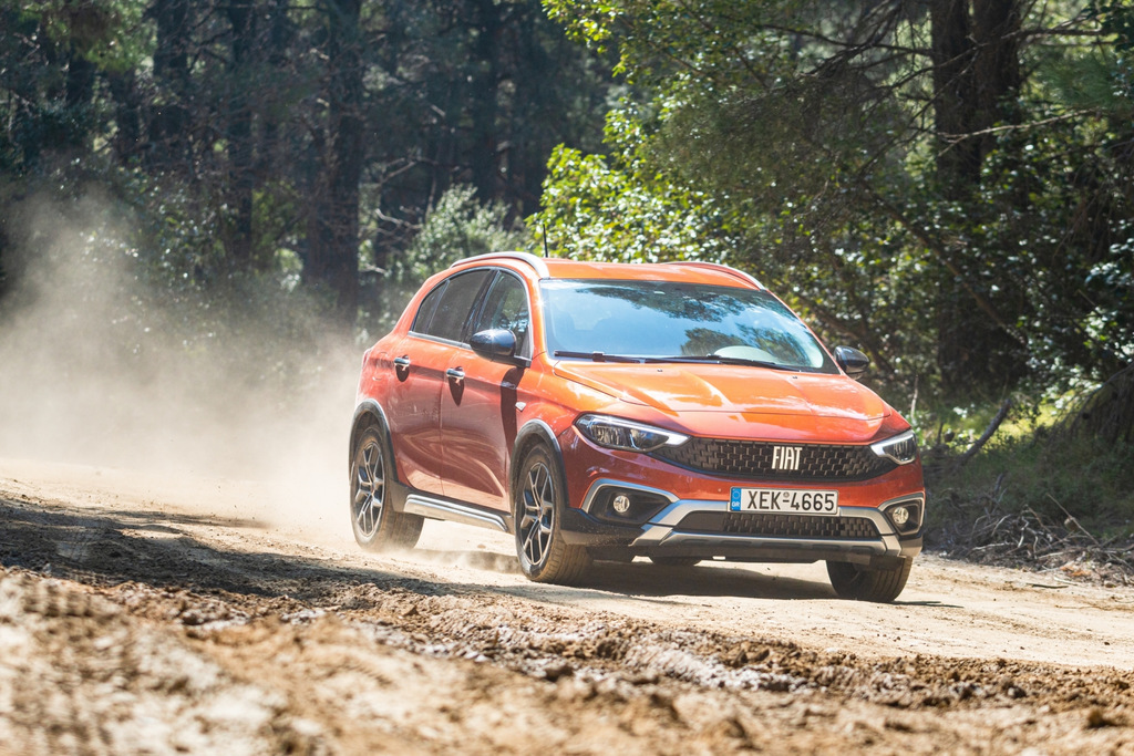Recenzja terenowej wersji hatchbacka Fiata Tipo Cross