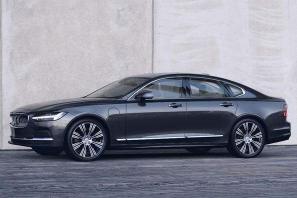 Zmiana stylizacji sedana Volvo S90