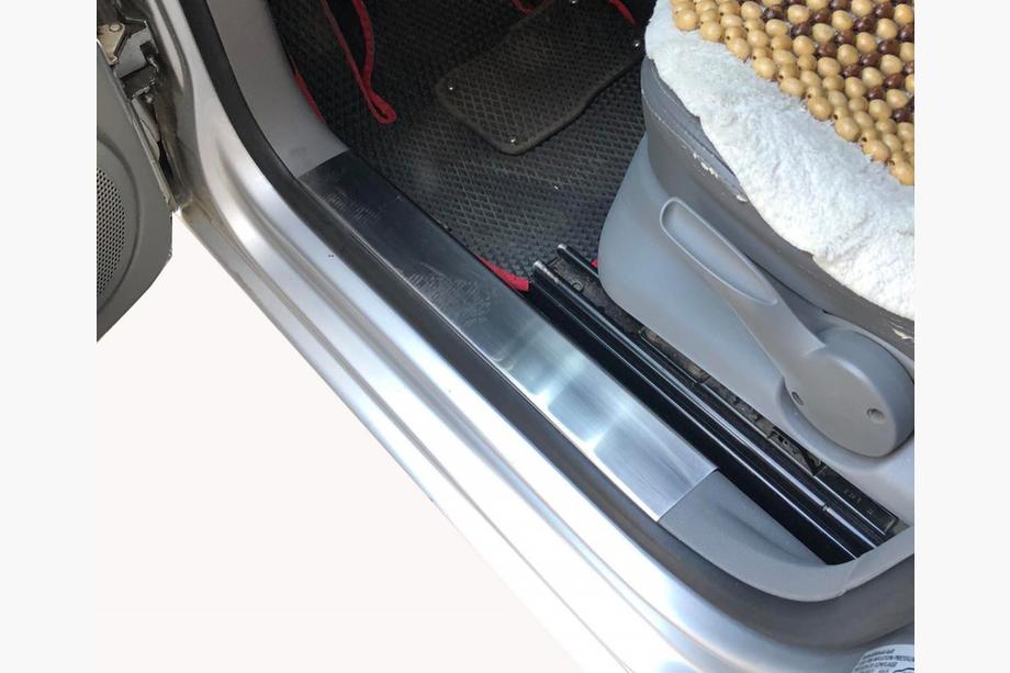 Volkswagen Caddy 2004-2010 Nakładki progowe wewnętrzne (bez napisu, stal nierdzewna) Zdjęcia 2