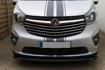 Opel Vivaro 2015-2019 Nakładki na Grille Carmos Stal Nierdzewna zdjęcia 3