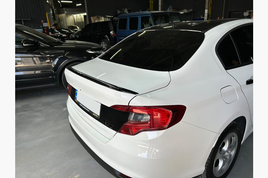 Fiat Tipo 2016- Spoiler LIP (Sunplex, czarny) (119,1cm *5,5cm) Image