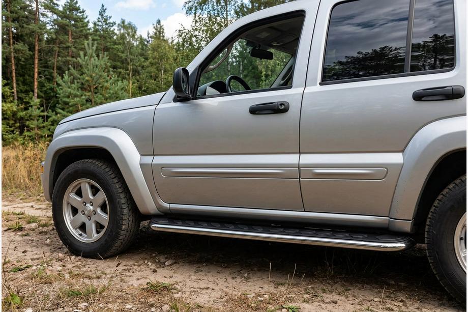 Jeep Cherokee/Liberty 2002-2007 Progi Boczné Maydos V1 (2 szt., Aluminium) Zdjęcia 1
