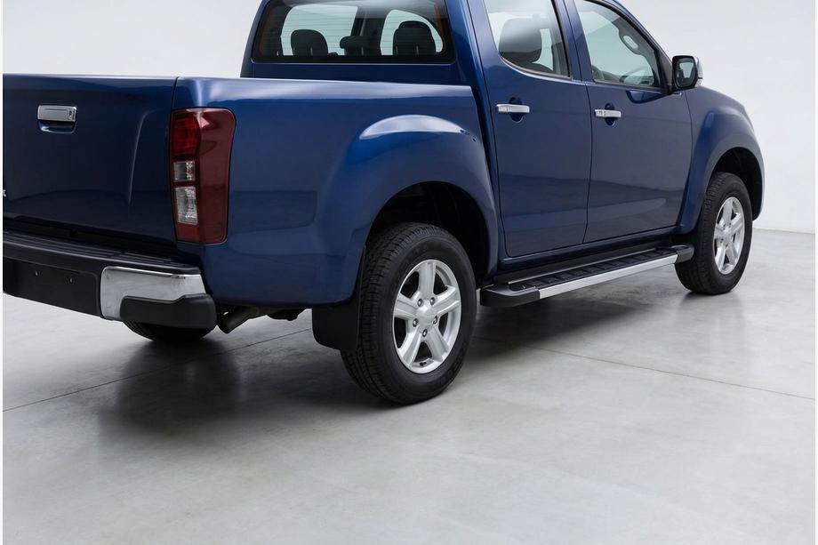 Isuzu D-Max 2011-2019 Progi Boczné RedLine (2 szt., Aluminium) Image