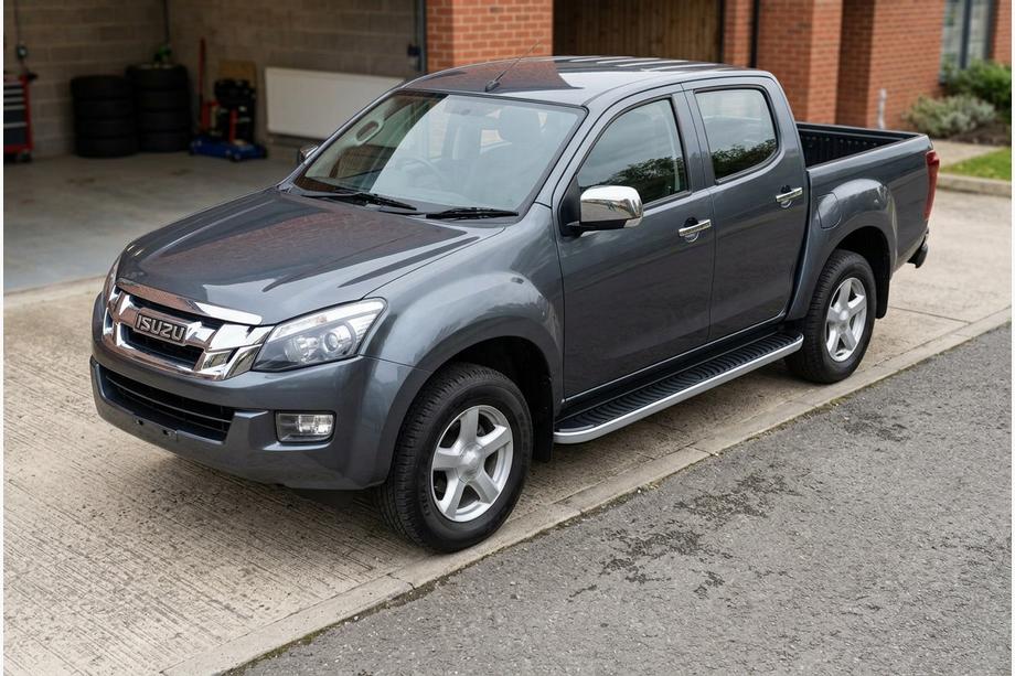 Isuzu D-Max 2011-2019 Progi Boczne Tayga Grey (2 szt., Aluminium) Image