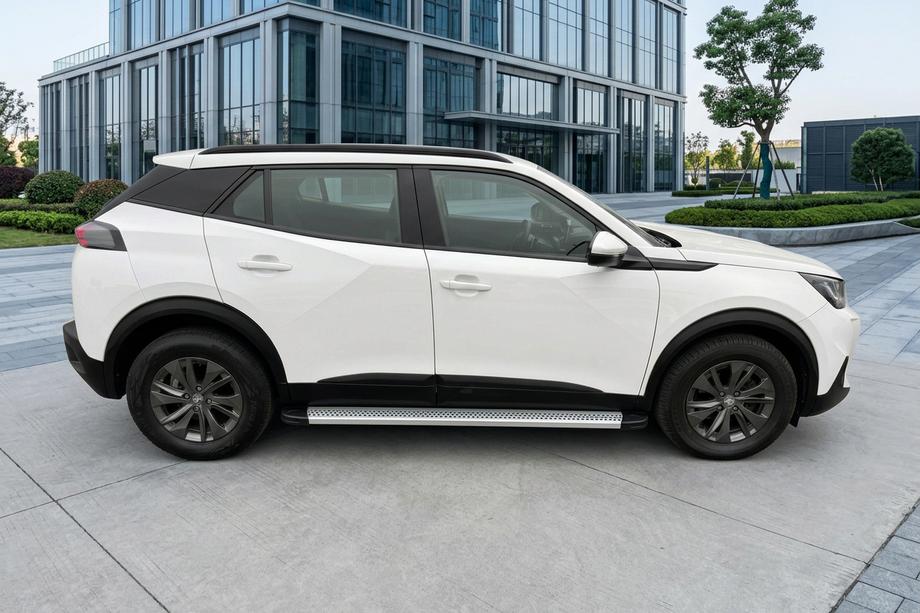 Peugeot 2008 2019- Progi Boczne Maya V2 (2 szt., Aluminium) Image