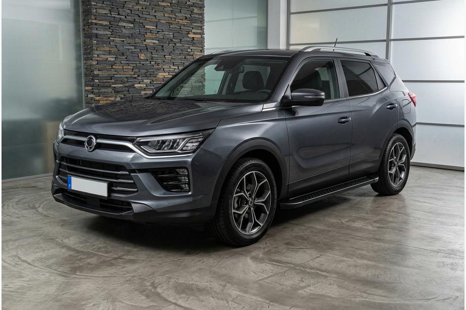 SsangYong Korando 2019- Progi Boczné Allmond Black (2 szt., Aluminium) Image