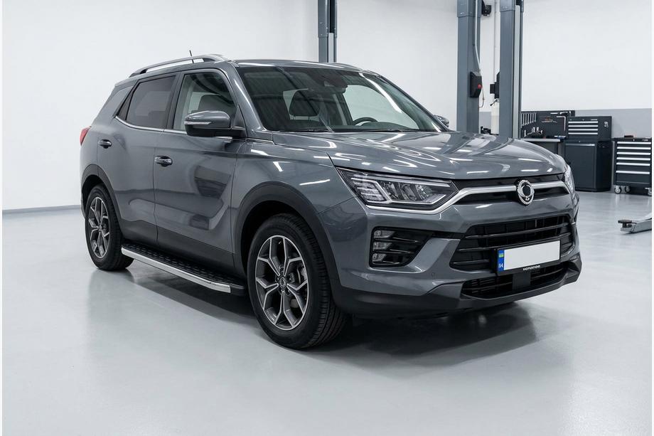 SsangYong Korando 2019- Progi Boczné BlackLine (2 szt., Aluminium) Image
