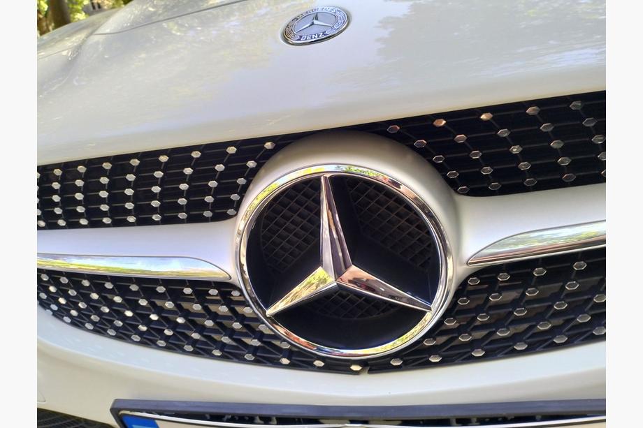 Mercedes GLA X156 2014-2019 Emblemat przedni (18,4 cm) Image