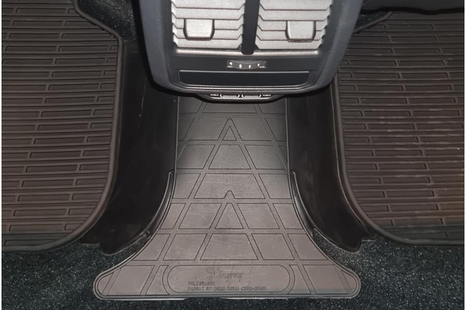 Volkswagen Passat B7 2012-2015 Tylny dywanik tunelowy USA (Stingray Premium) Image