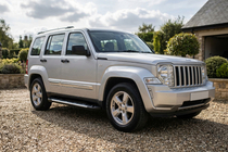 Jeep Cherokee/Liberty 2007-2013 Progi Boczné Sunrise (2 szt., Aluminium) zdjęcia 1