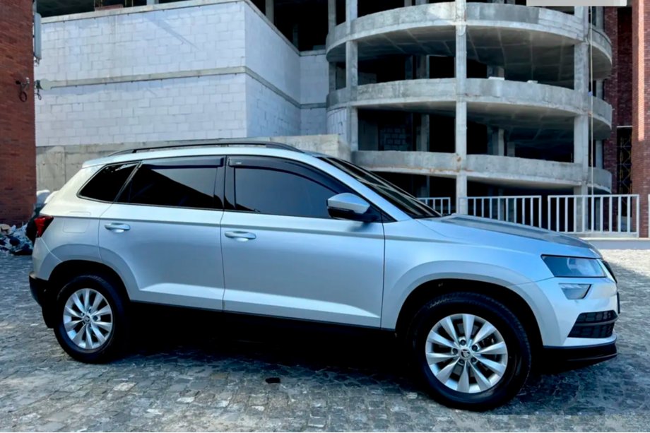 Skoda Karoq 2018- Deflektory Okien (4 szt, HIC) Image