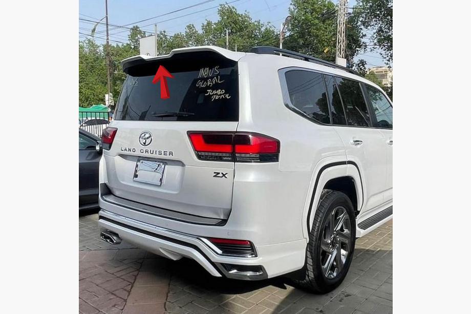 Toyota Land Cruiser 300 2021- Spoiler Modelista Czarny Image